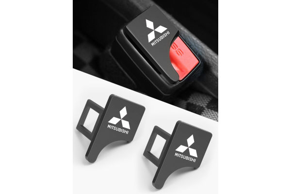 Заглушки у ремені безпеки з логотипом Mitsubishi