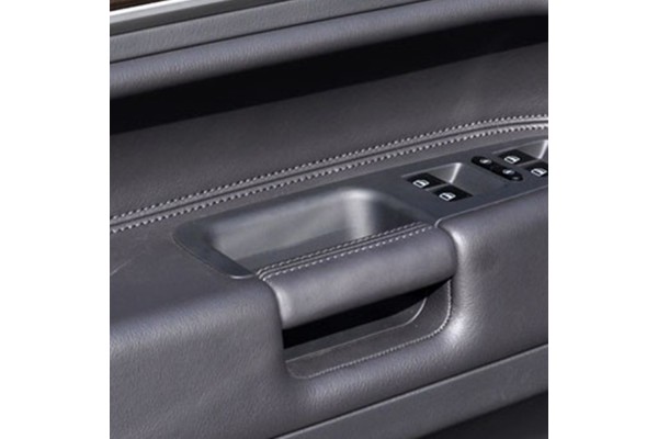 Ручка дверей VW Touareg 2002-2010рр.  ліва, права чорна